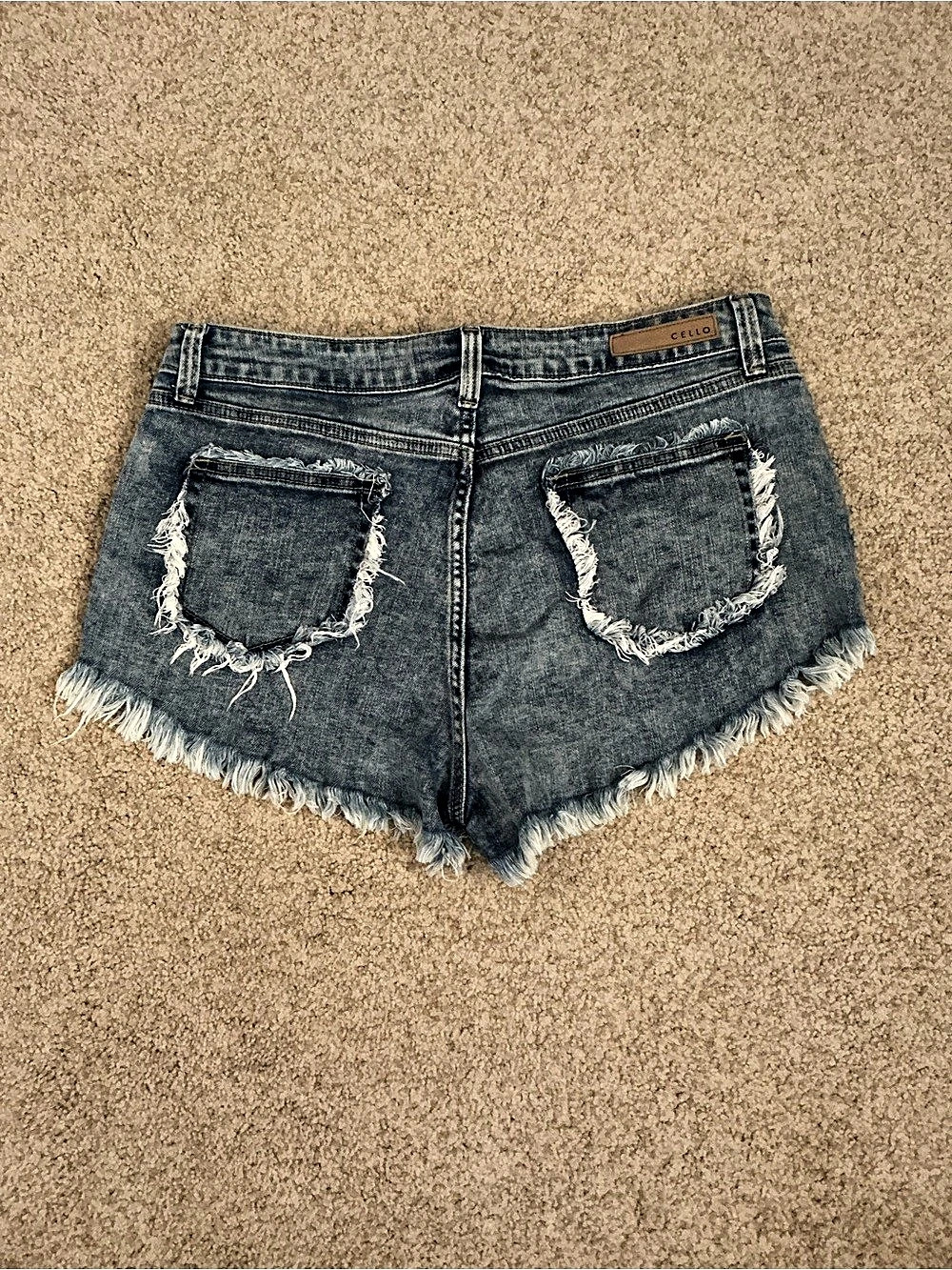 Cello Distressed Denim Jean Shorts Size XL - Picture 2 of 4